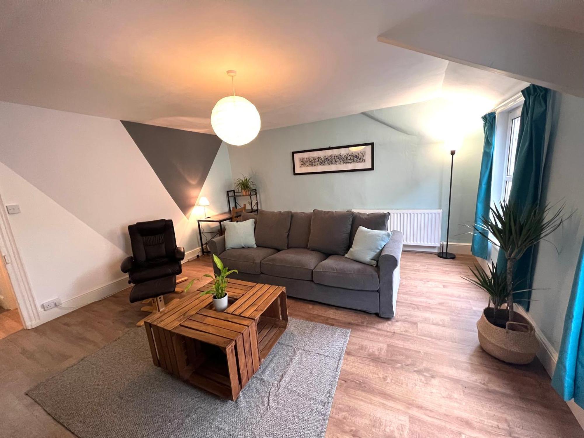 A Spacious 2 Bed Flat In Kingsbridge Town Экстерьер фото