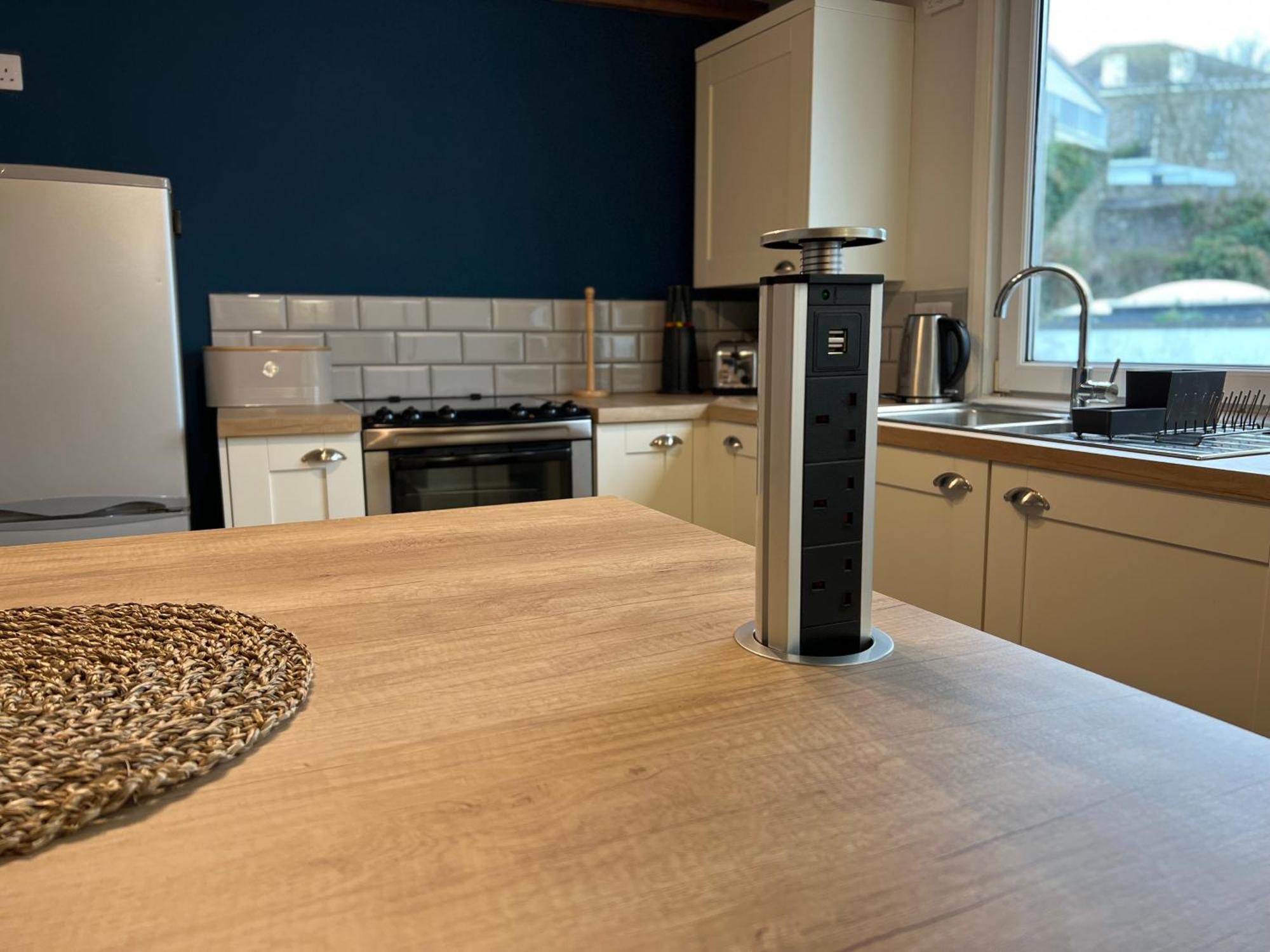A Spacious 2 Bed Flat In Kingsbridge Town Экстерьер фото